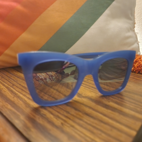 DIFF Sunglasses Mirrored Lens Baby Blue - Picture 7 of 7